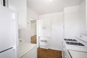 220-04 Stronghurst Ave, Queens Village, NY 11427 - Photo 9