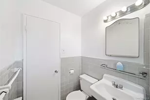 220-04 Stronghurst Ave, Queens Village, NY 11427 - Photo 15