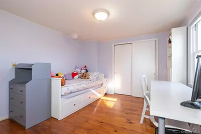 1067 Theodora Street, Franklin Square, NY 11010 - Photo 19