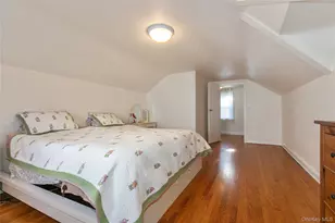 1067 Theodora St, Franklin Square, NY 11010 - Photo 17