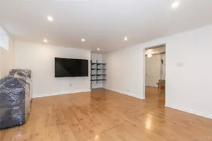 1067 Theodora St, Franklin Square, NY 11010 - Photo 21