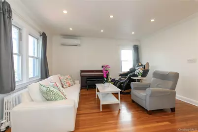 1067 Theodora Street, Franklin Square, NY 11010 - Photo 3