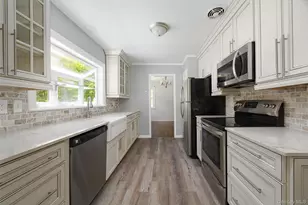 21 Homer Pl, Poughkeepsie, NY 12603 - Photo 9