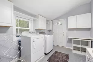 237 Woodlawn Ave, Saint James, NY 11780 - Photo 23