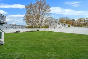 110 Stephen Rd, Bayport, NY 11705 - Photo 9