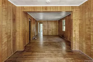 135 Corwin St, Greenport, NY 11944 - Photo 3