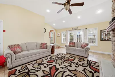 1333 13th Street, West Babylon, NY 11704 - Photo 7