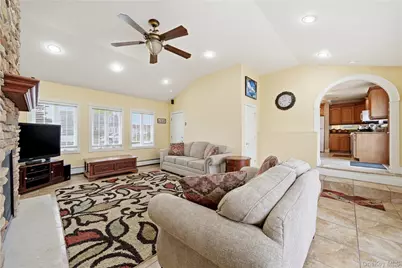 1333 13th Street, West Babylon, NY 11704 - Photo 5
