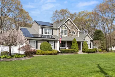 251 Oakwood Road, Oakdale, NY 11769 - Photo 3