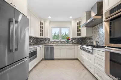 168 Dorchester Road, Scarsdale, NY 10583 - Photo 9