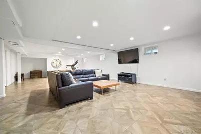 168 Dorchester Road, Scarsdale, NY 10583 - Photo 19