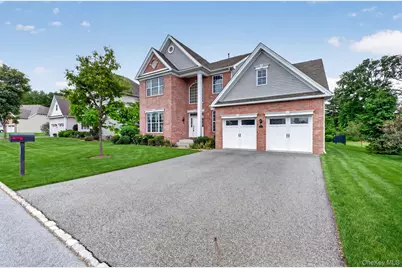 10 W Van Buren Way, Hopewell Junction, NY 12533 - Photo 3