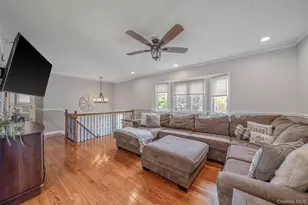 6 Warbler Ln, Commack, NY 11725 - Photo 9