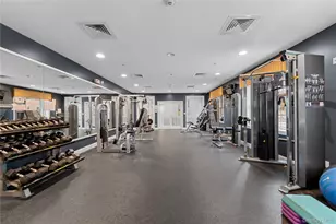 10 Kensington Cir, Manhasset, NY 11030 - Photo 35