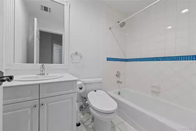 10 Kensington Circle, Manhasset, NY 11030 - Photo 23