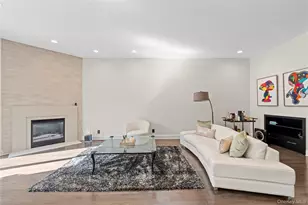10 Kensington Cir, Manhasset, NY 11030 - Photo 9