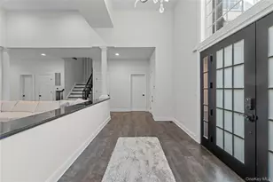 10 Kensington Cir, Manhasset, NY 11030 - Photo 3