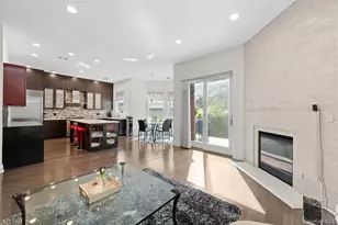 10 Kensington Cir, Manhasset, NY 11030 - Photo 15