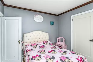 81 Midwood St, Valley Stream, NY 11580 - Photo 13