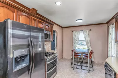 81 Midwood Street, Valley Stream, NY 11580 - Photo 9