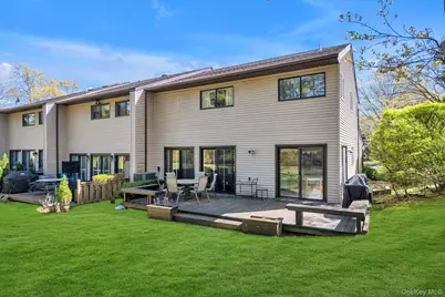 47 Northgate Circle, Melville, NY 11747 - Photo 17