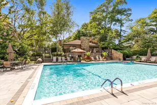 47 Northgate Cir, Melville, NY 11747 - Photo 19