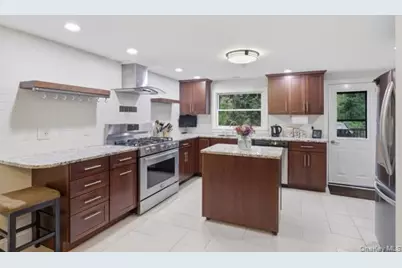13 Tree Top Lane, Poughkeepsie, NY 12603 - Photo 15