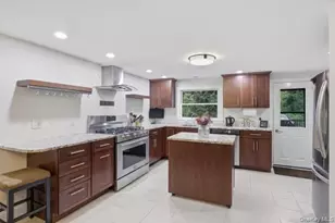 13 Tree Top Ln, Poughkeepsie, NY 12603 - Photo 15