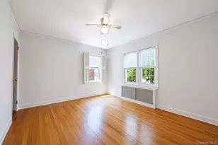 8 Maple Ln, New Hyde Park, NY 11040 - Photo 11