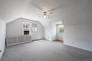 8 Maple Ln, New Hyde Park, NY 11040 - Photo 21