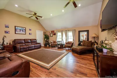 35 Cooke Avenue, Holtsville, NY 11742 - Photo 9