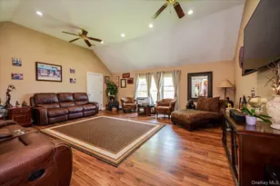 35 Cooke Ave, Holtsville, NY 11742 - Photo 9
