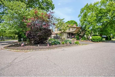 35 Cooke Avenue, Holtsville, NY 11742 - Photo 31