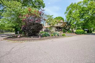 35 Cooke Ave, Holtsville, NY 11742 - Photo 31