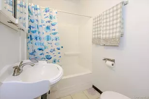 35 Cooke Ave, Holtsville, NY 11742 - Photo 21