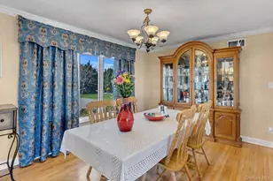 227 W Islip Rd, West Islip, NY 11795 - Photo 13