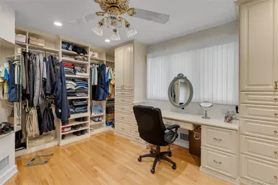 227 W Islip Road, West Islip, NY 11795 - Photo 27