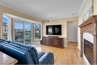 227 W Islip Road, West Islip, NY 11795 - Photo 19