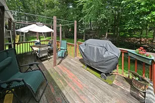 17 E Stemmer Ln, Suffern, NY 10901 - Photo 5