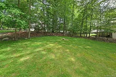 17 E Stemmer Lane, Suffern, NY 10901 - Photo 7