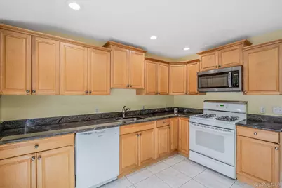 8 Gaymor Lane, Farmingville, NY 11738 - Photo 11