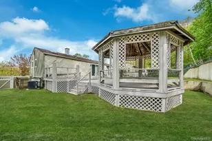 8 Gaymor Ln, Farmingville, NY 11738 - Photo 23