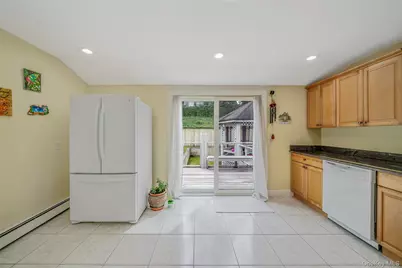 8 Gaymor Lane, Farmingville, NY 11738 - Photo 7