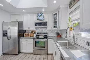 20 Middle Island Rd, Middle Island, NY 11953 - Photo 9