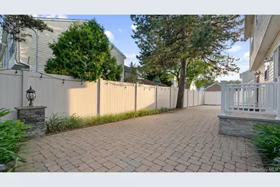 502 Martha Avenue, Bellport, NY 11713 - Photo 21