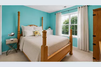 502 Martha Avenue, Bellport, NY 11713 - Photo 15