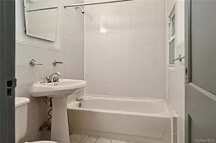 86-46 139th St, Briarwood, NY 11435 - Photo 15