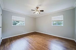 19 Pumpkin Rd, Saint James, NY 11780 - Photo 17