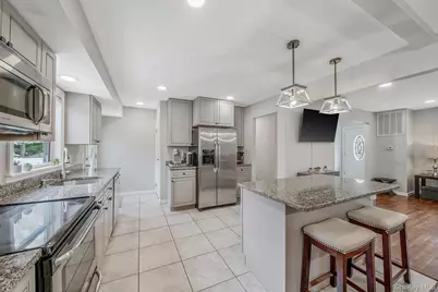 19 Pumpkin Road, Saint James, NY 11780 - Photo 9
