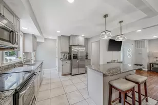 19 Pumpkin Rd, Saint James, NY 11780 - Photo 9